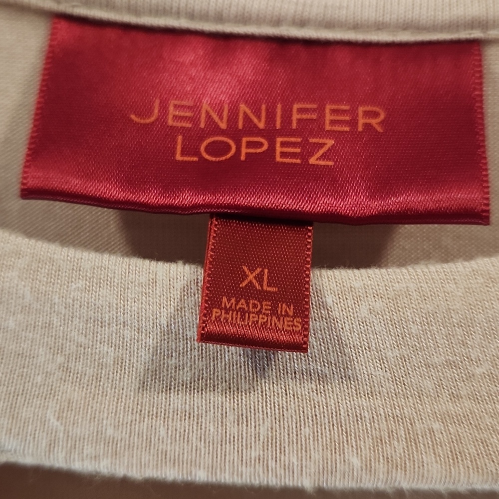 Jennifer Lopez Blush Tunic with Keyhole Neckline - Picture 3 of 5